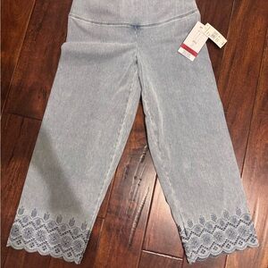 Embroidered Hem Cropped Jeans — Light Blue